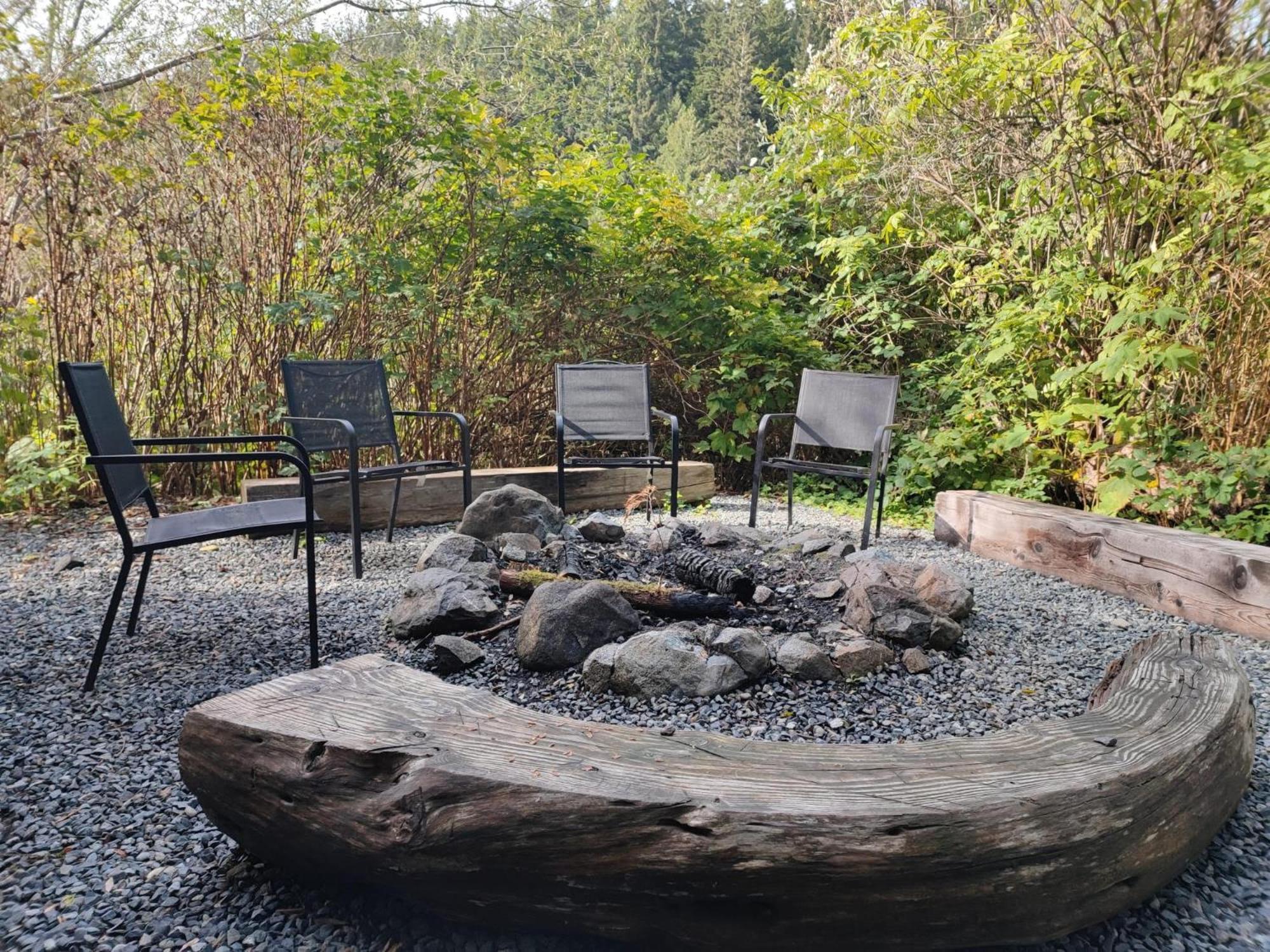 Wild Coast Wilderness Resort Port Renfrew Kültér fotó